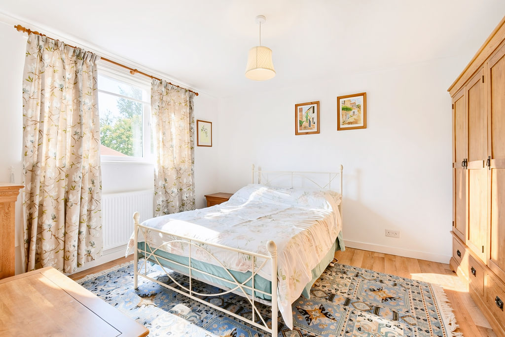 Bedroom- click for photo gallery